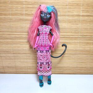 Monster High Catty Noir Boo York City Schemes Doll Mattel 2011 With Tail